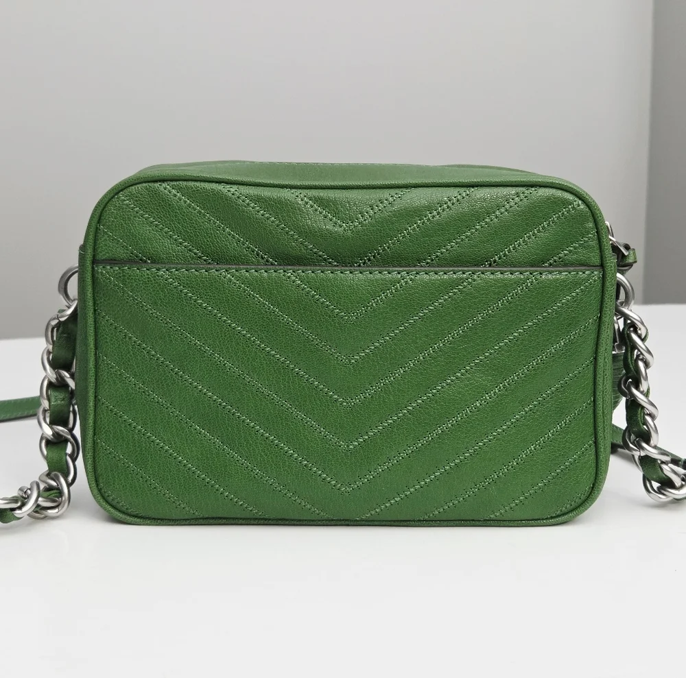 LIKE NEW TORY BURCH FLEMING CHEVRON CAMERA CROSSBODY BAG